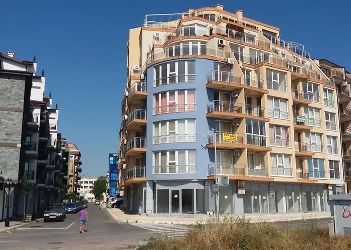 Golden Sea View Apartments