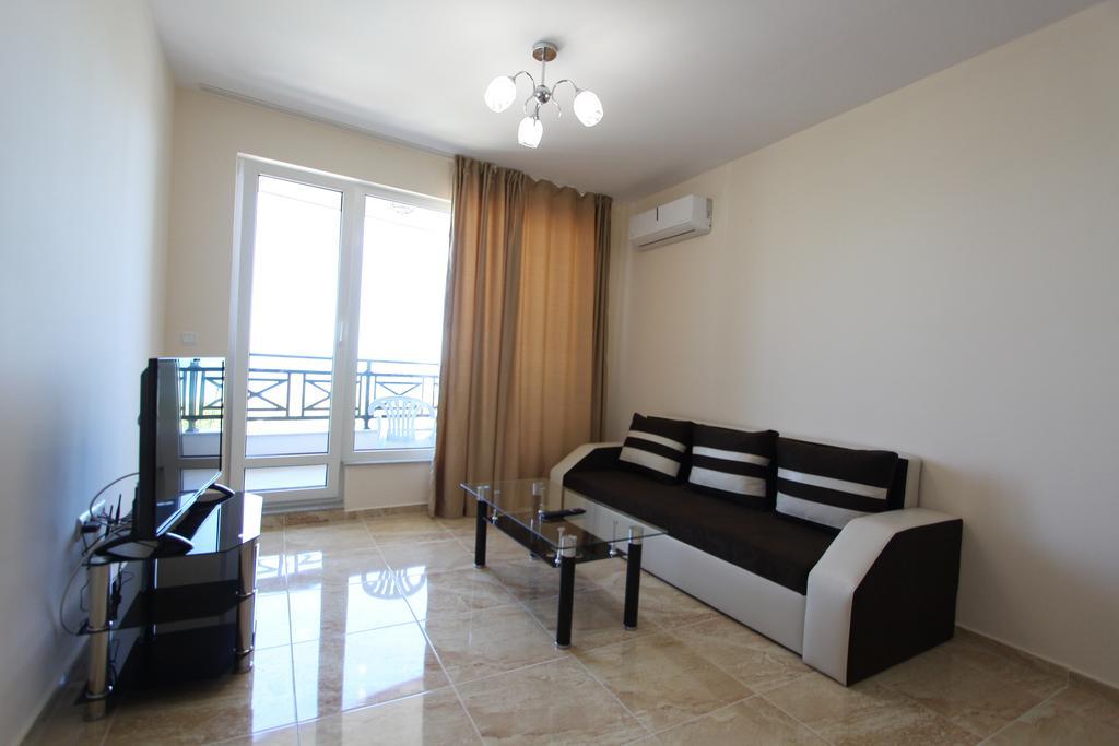 Apartment Golden Sea View *