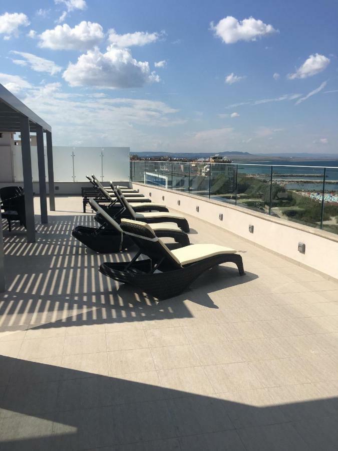 Golden Sea View Apartment