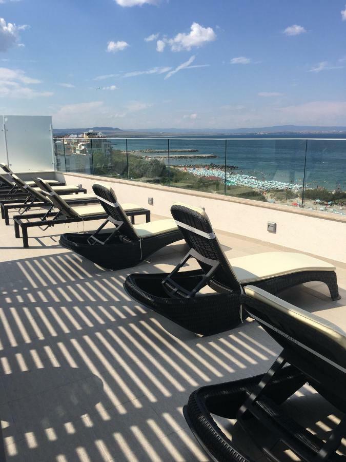 Golden Sea View Apartment