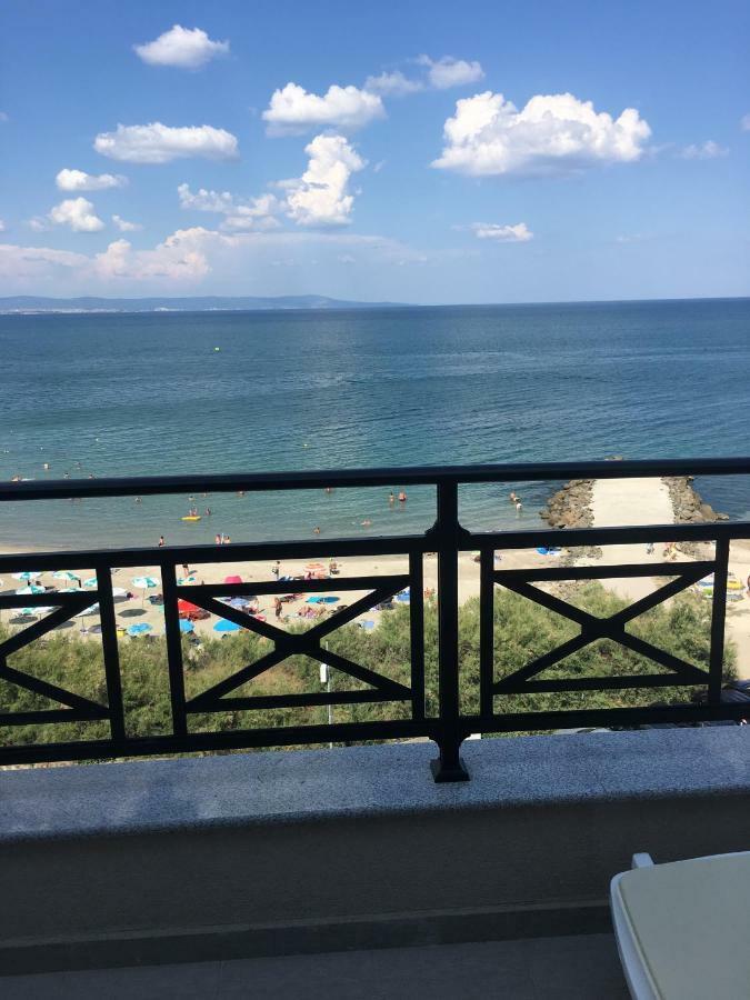 Golden Sea View Apartment *