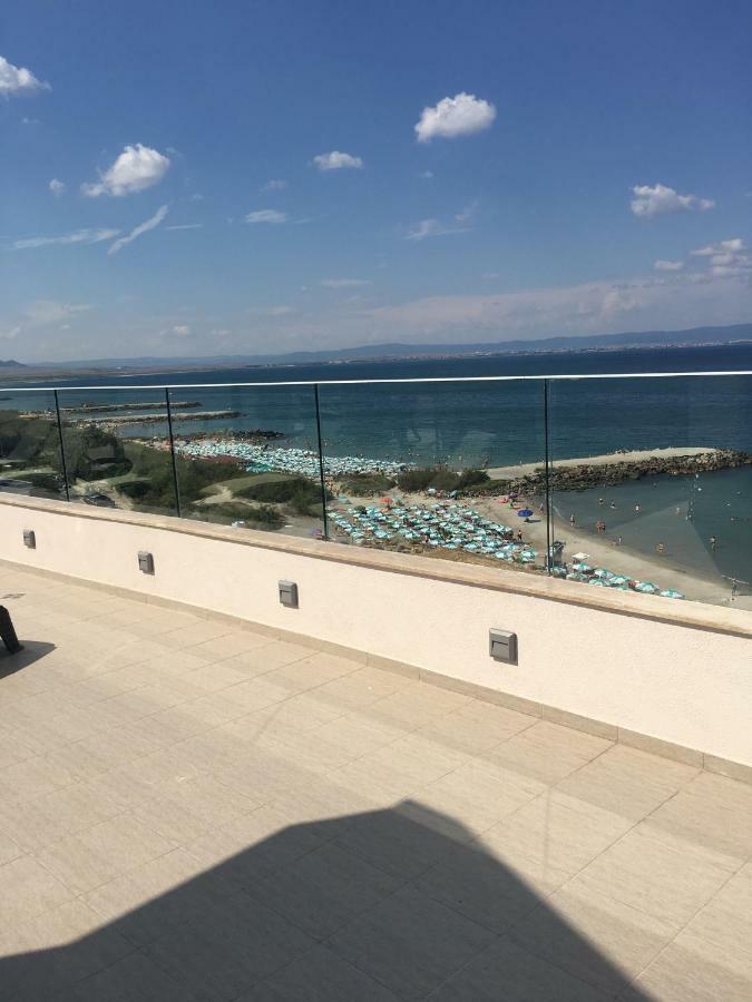 Golden Sea View Apartment *