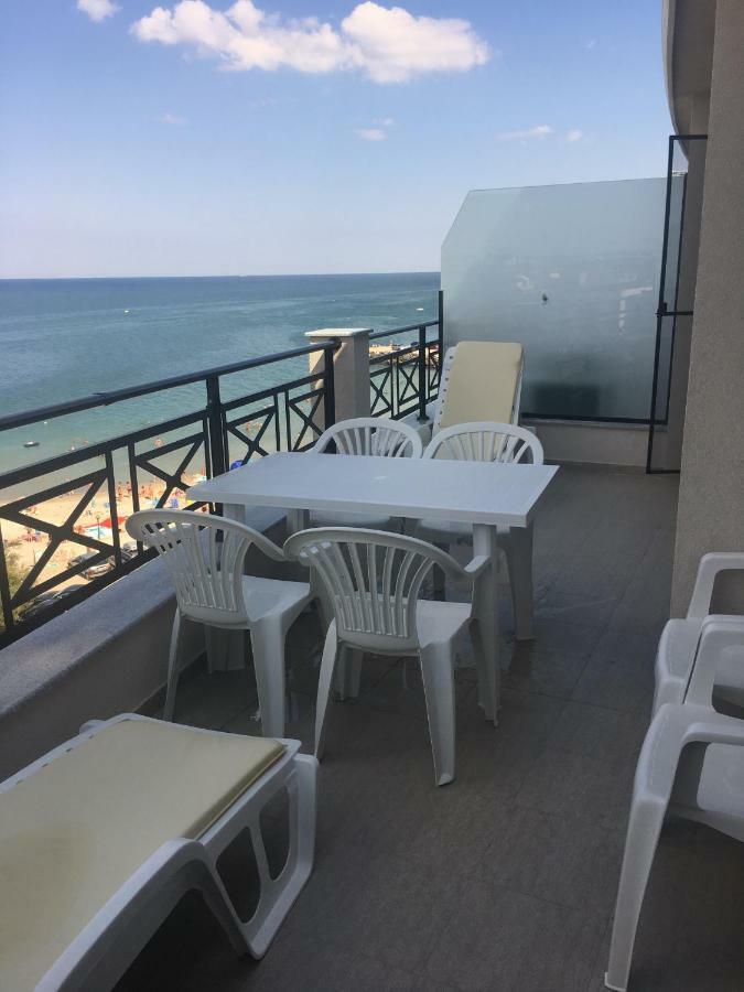 Golden Sea View *