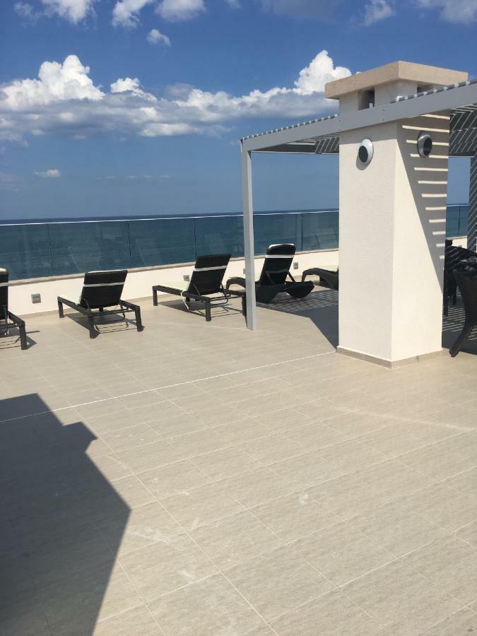 Golden Sea View *